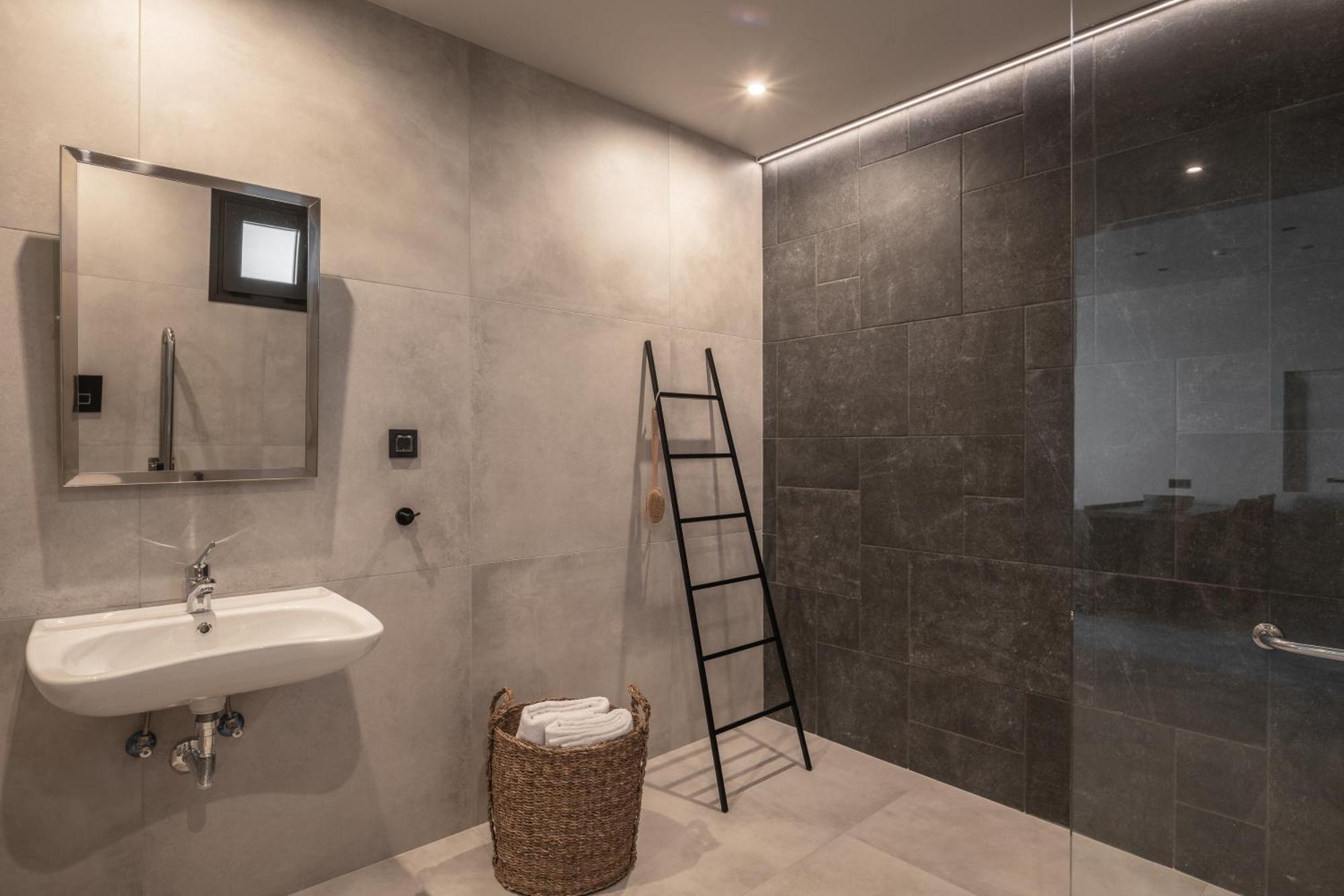 Aku Suites With Private Pools Stalida Стая снимка